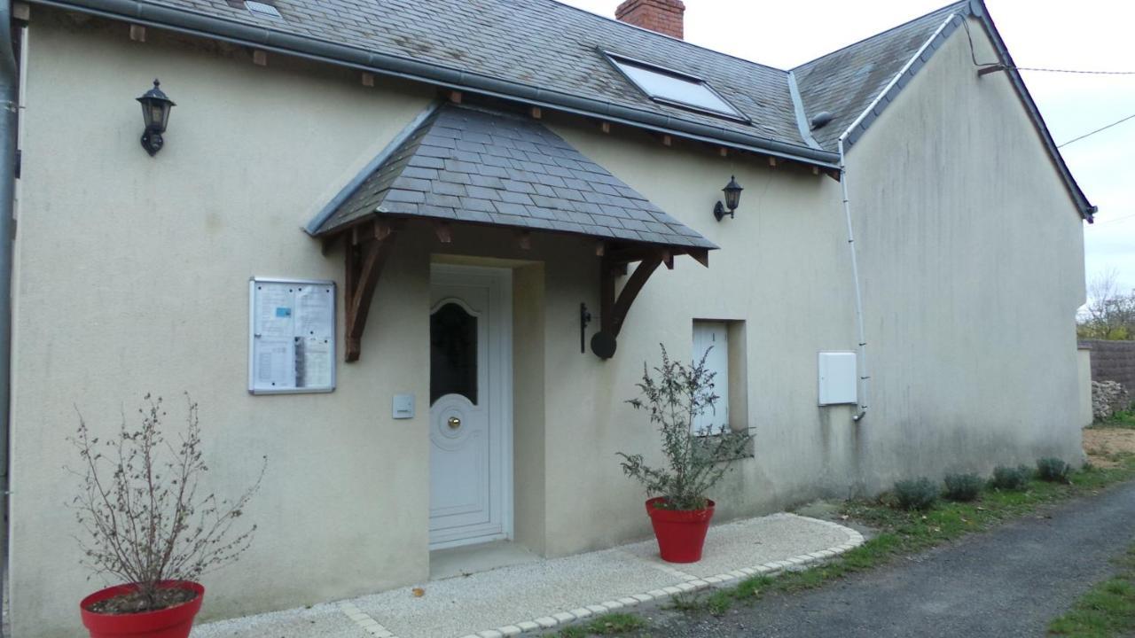 Chambre D'Hotes Mansardee Saint-Ouen-les-Vignes Exterior foto